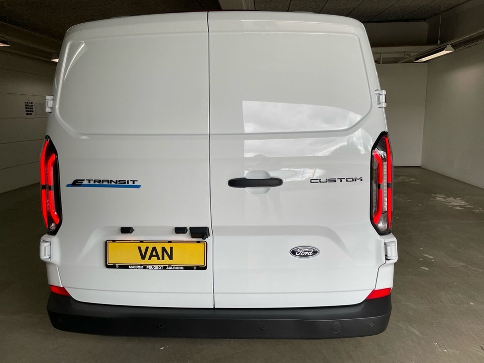 Ford E-Transit Custom 320 L1 64 Trend