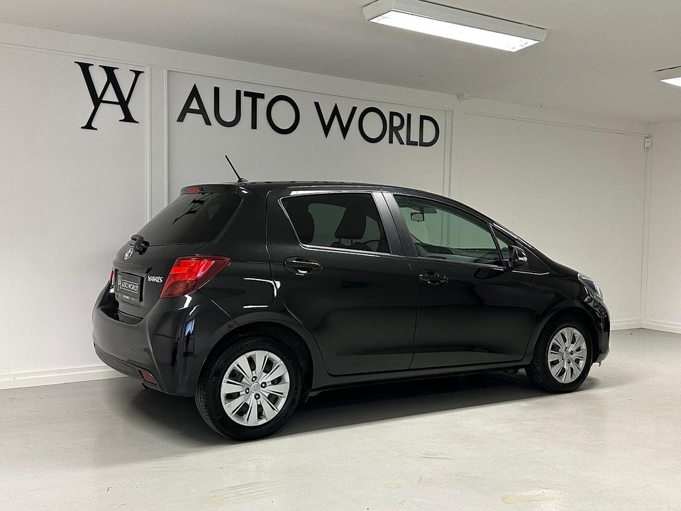 Toyota Yaris 1,0 VVT-i T1 5d