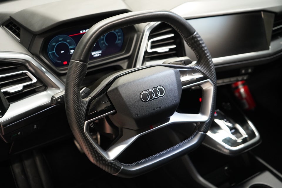 Audi Q4 e-tron 45 S-line 5d