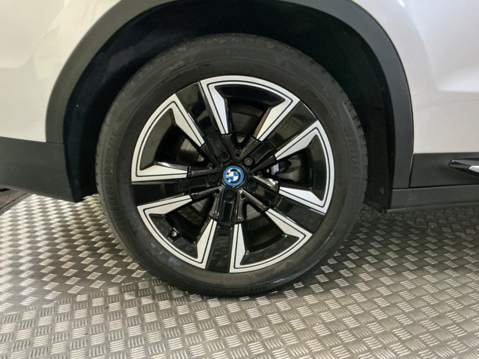 BMW iX3 Charged 5d