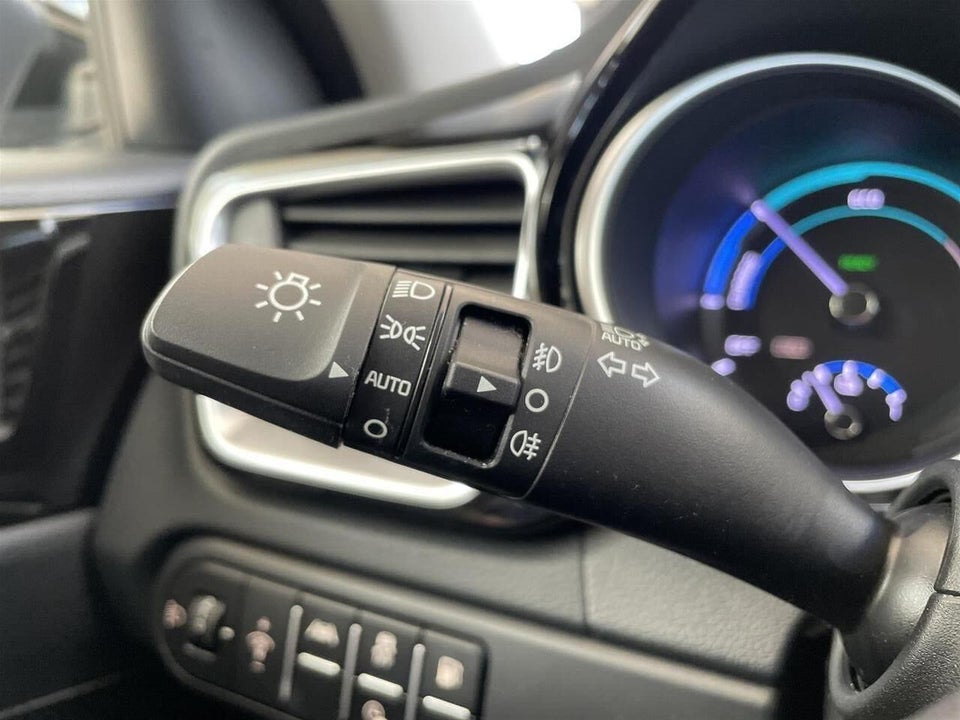 Kia Ceed 1,6 PHEV Prestige SW DCT 5d