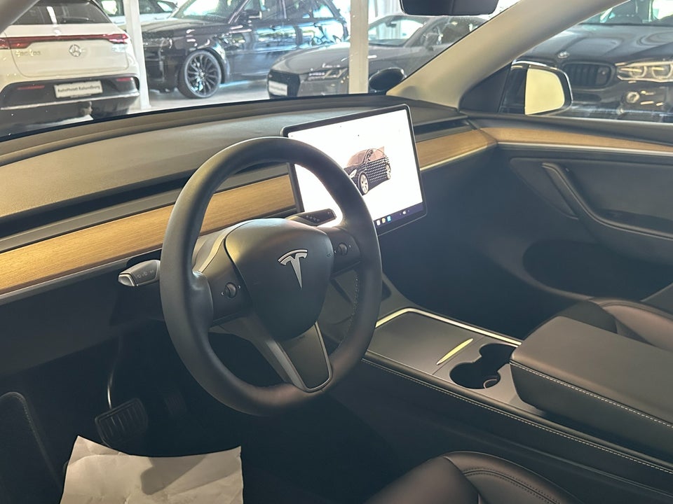 Tesla Model Y Long Range AWD 5d