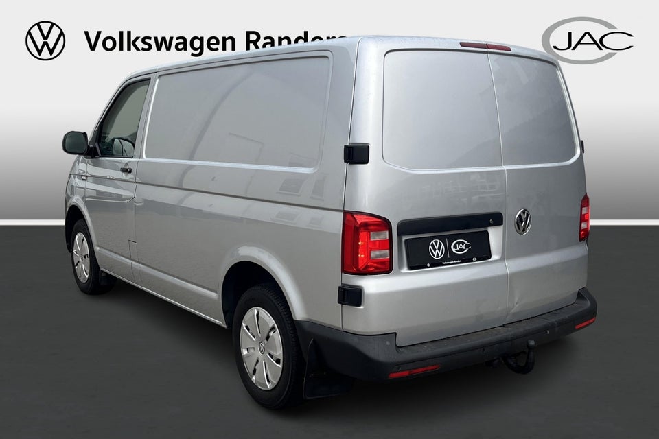 VW Transporter 2,0 TDi 140 Kassevogn kort