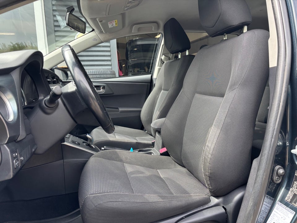 Toyota Auris 1,8 Hybrid H2 CVT 5d