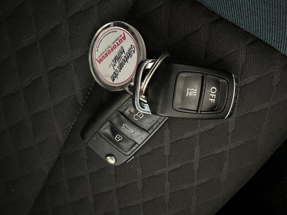 VW Touran 2,0 TDi 150 IQ.Drive DSG Van 5d