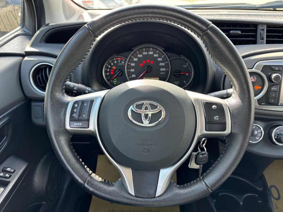 Toyota Yaris 1,0 VVT-i T2 Touch 5d