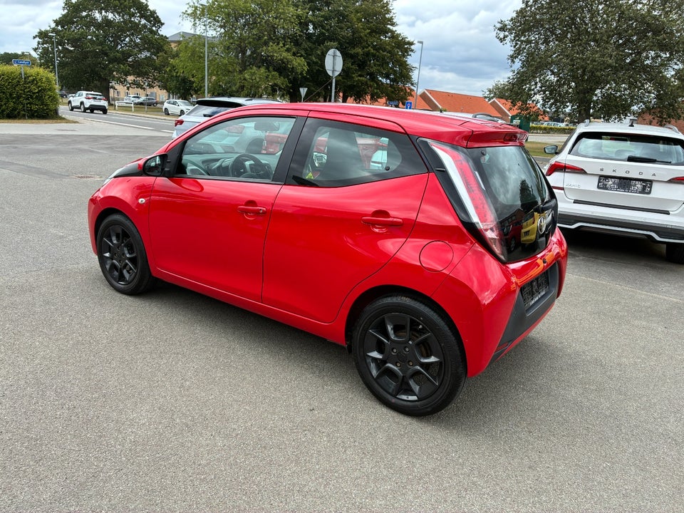 Toyota Aygo 1,0 VVT-i x-play 5d