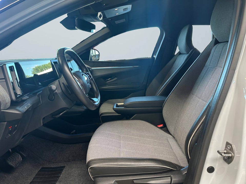 Renault Megane E-Tech 60 Techno 5d