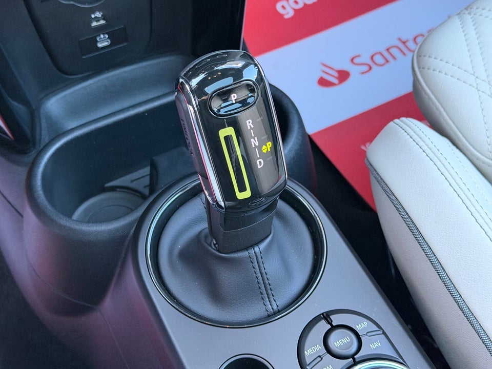 MINI Cooper SE Maximise 3d