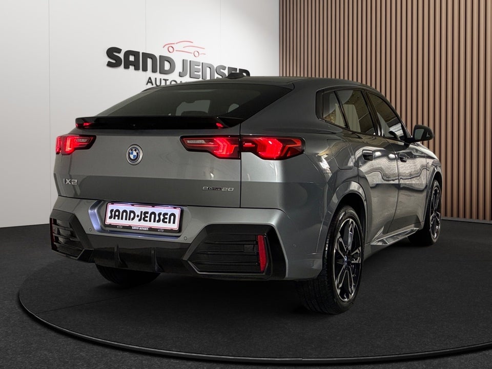 BMW iX2 eDrive20 M-Sport 5d