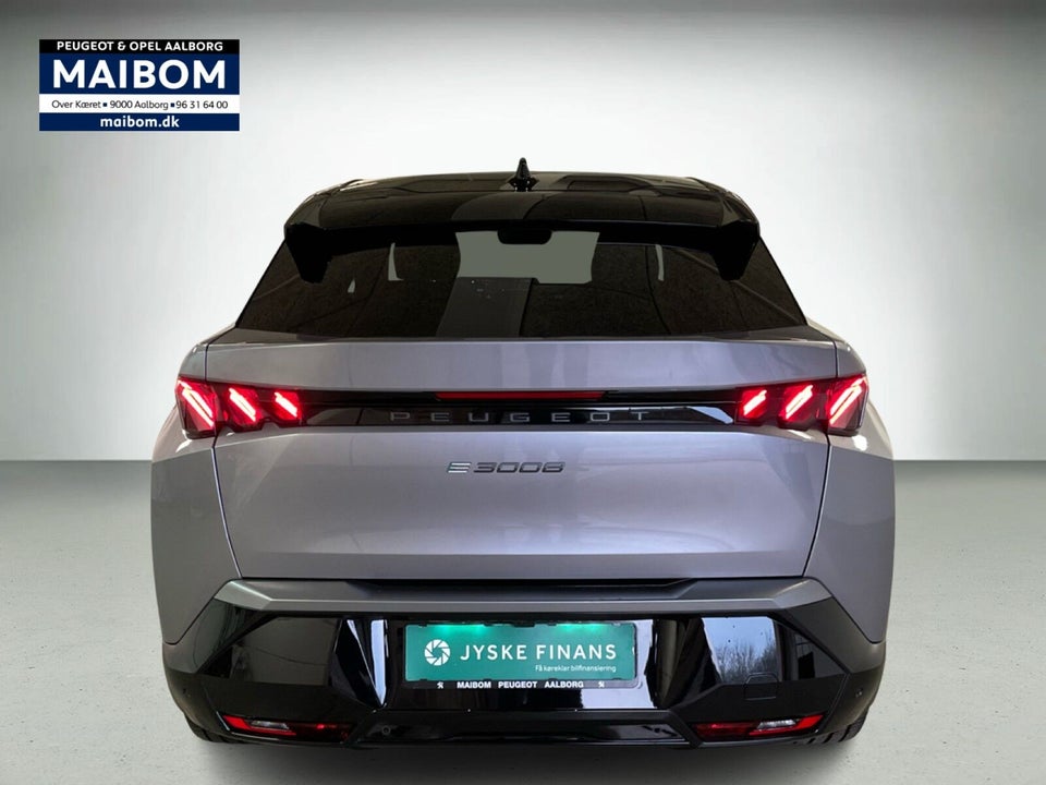 Peugeot e-3008 77 GT Pack 5d