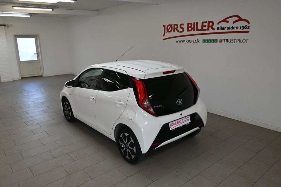 Toyota Aygo 1,0 VVT-i x-cellence Connect 5d