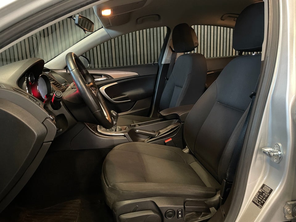 Opel Insignia 1,8 Edition 4d