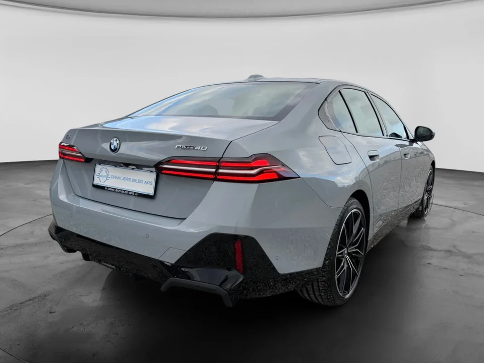BMW i5 eDrive40 M-Sport 4d