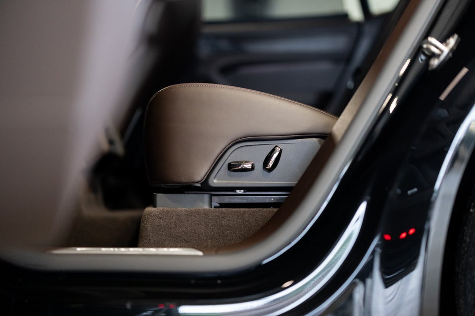 Porsche Cayenne Electric 5d
