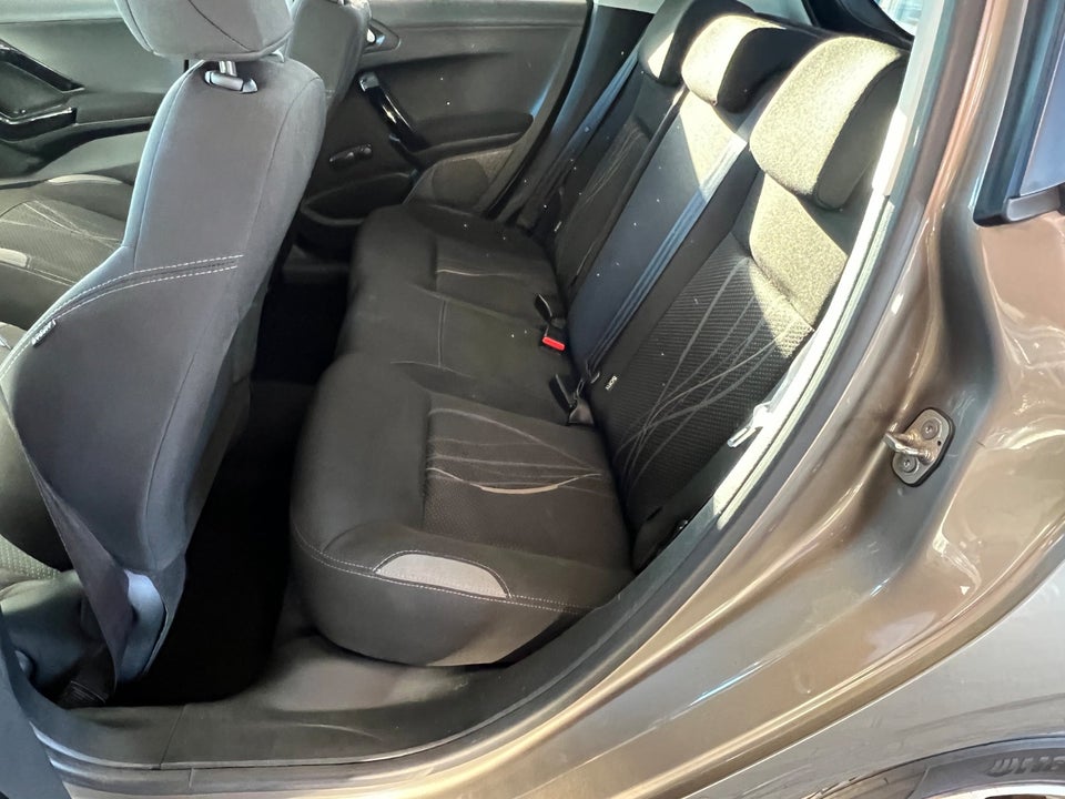 Peugeot 208 1,2 VTi Active 5d