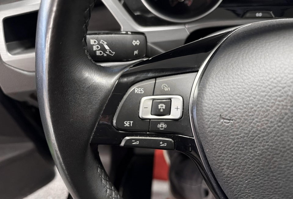 VW Touran 2,0 TDi 122 Comfortline Van 5d