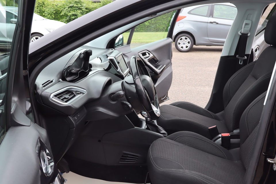 Peugeot 208 1,5 BlueHDi 100 Allure Sky 5d