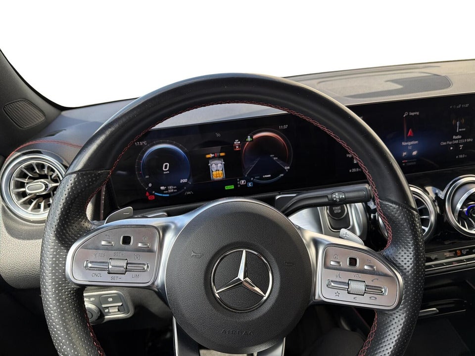 Mercedes EQB250 AMG Line 5d