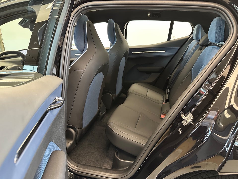 Volvo EX30 Extended Range Ultra 5d
