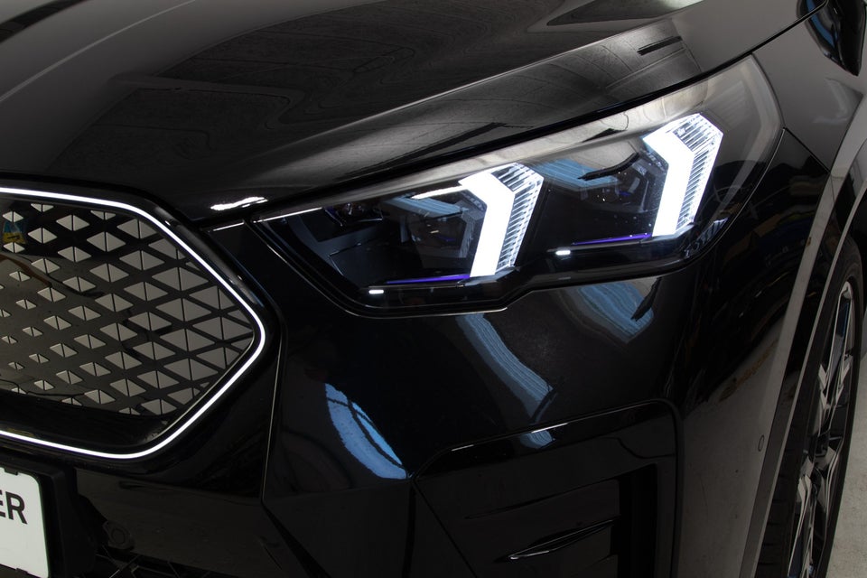 BMW iX2 eDrive20 Fully Charged M-Sport 5d