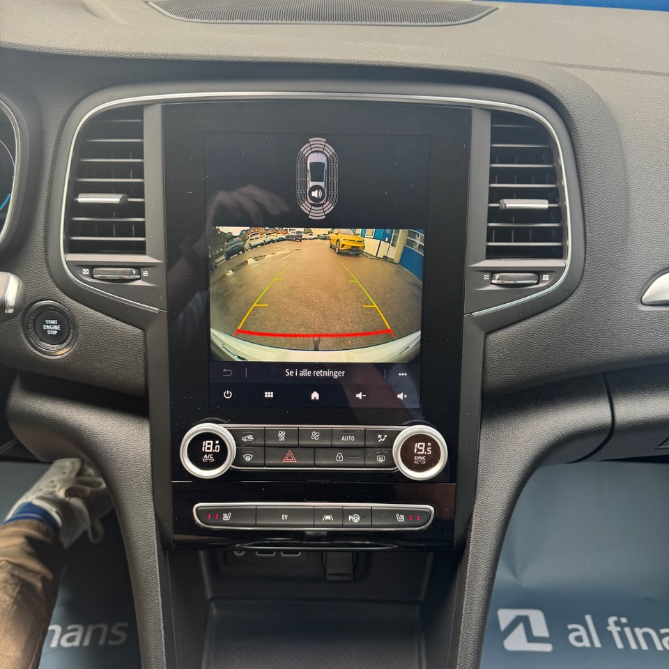 Renault Megane IV 1,6 E-Tech Intens 5d