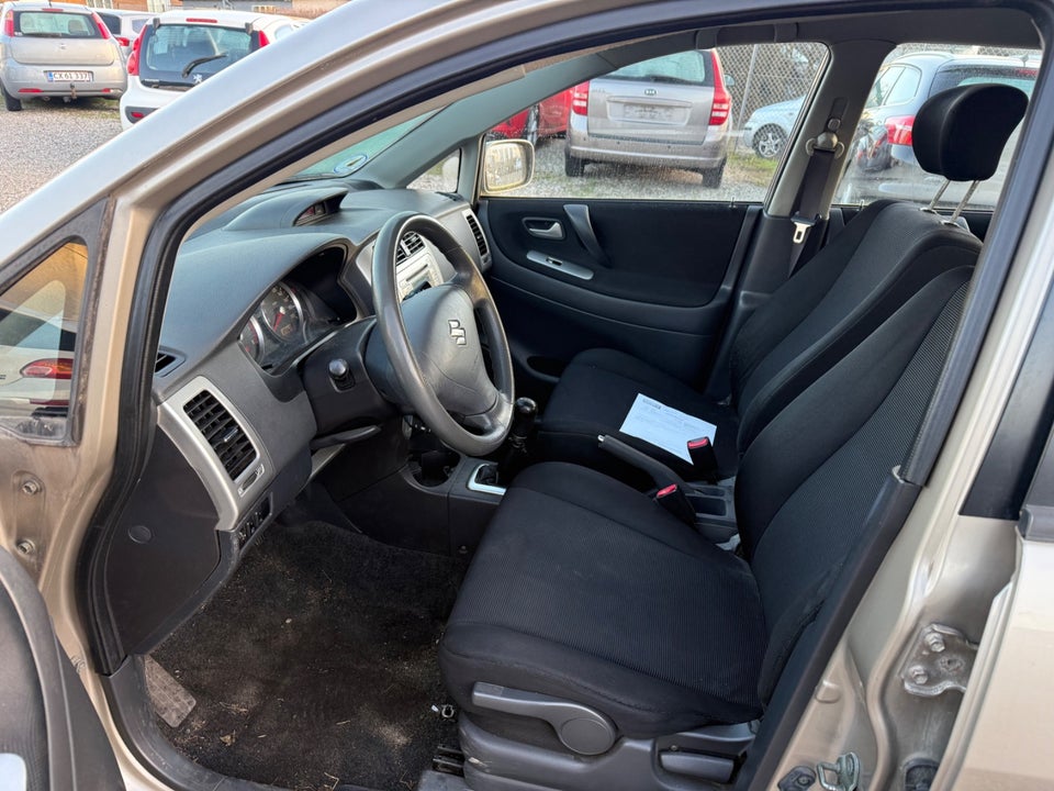 Suzuki Liana 1,6 Breeze 5d