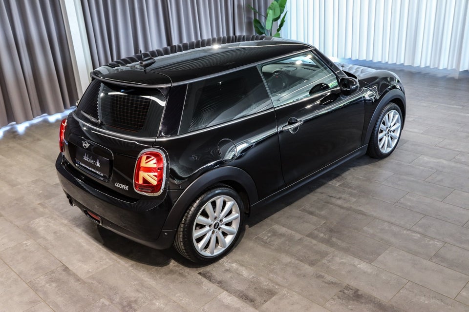 MINI Cooper 1,5 Essential Edition 5d