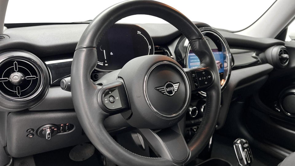 MINI Cooper SE Essential 3d