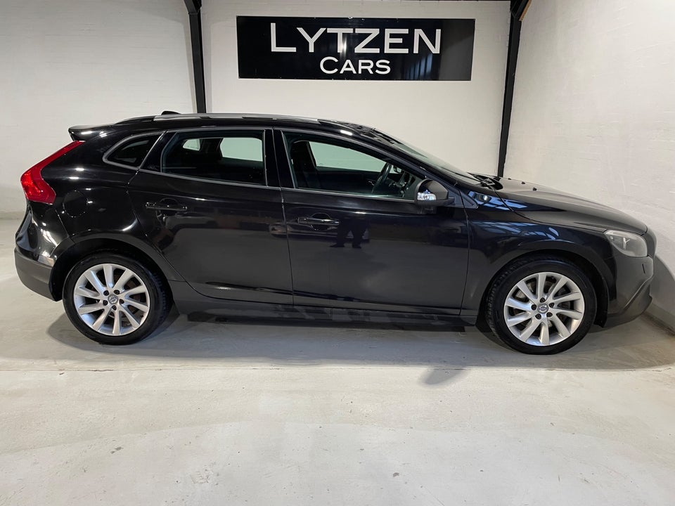 Volvo V40 CC 2,0 D3 150 Kinetic 5d