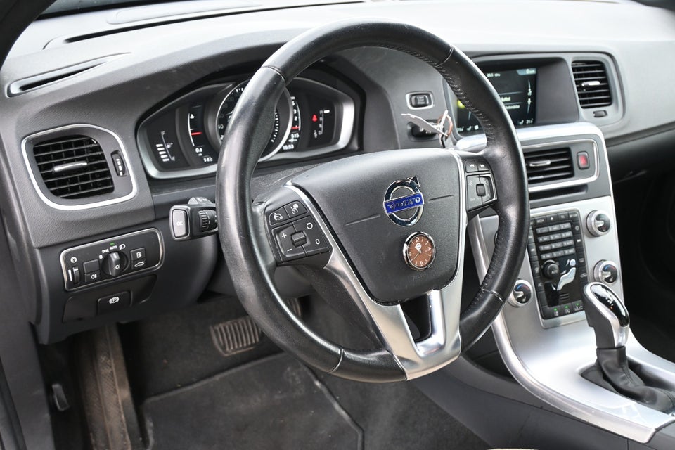 Volvo V60 2,0 D4 190 Momentum aut. 5d