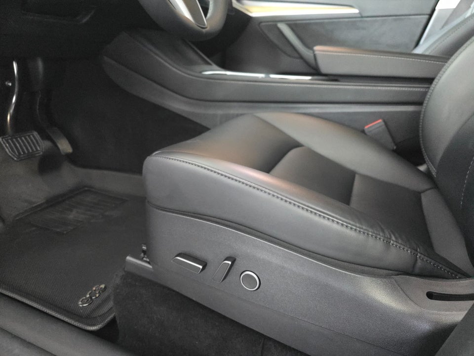 Tesla Model Y RWD 5d