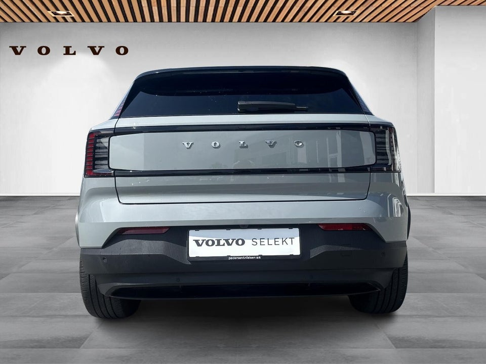 Volvo EX30 Extended Range Plus 5d