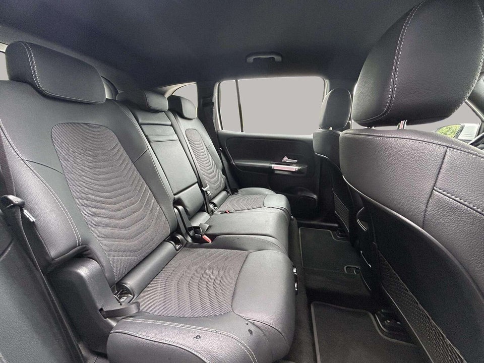 Mercedes EQB300 4Matic 5d