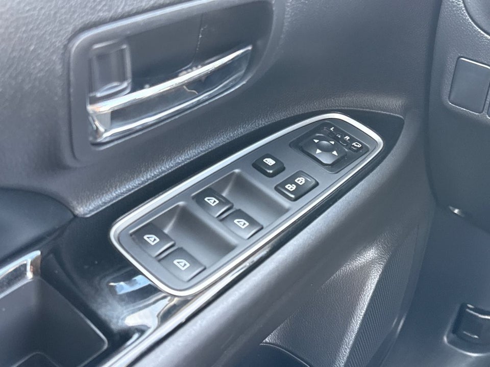 Mitsubishi Outlander 2,4 PHEV Invite CVT 4WD 5d