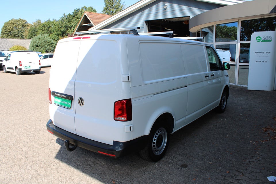 VW Transporter 2,0 TDi 110 Kassevogn lang