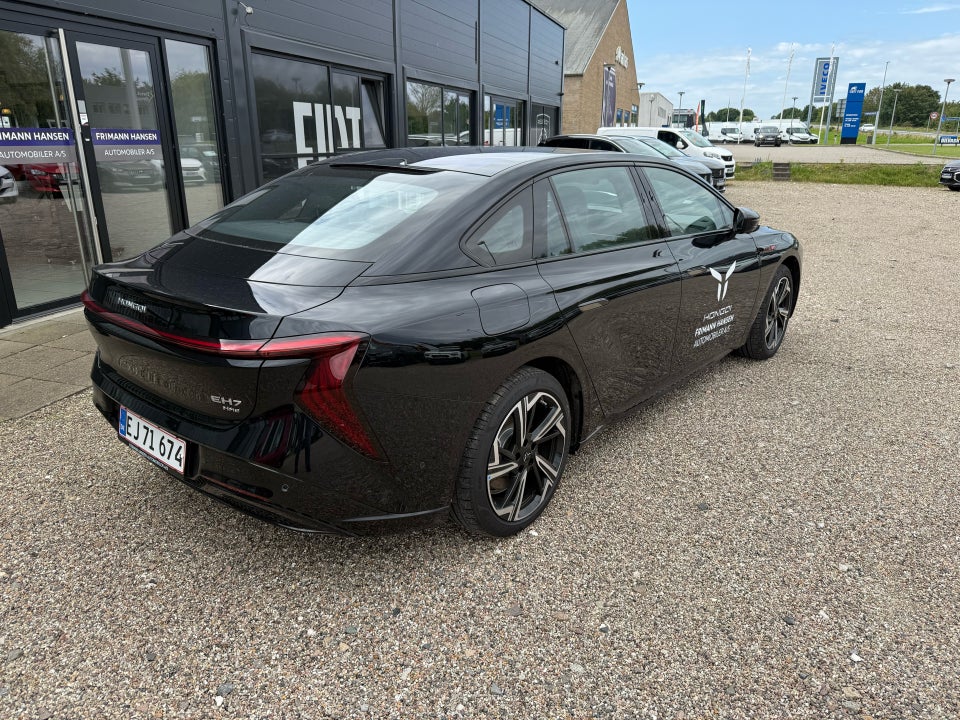 Hongqi EH7 111 Exclusive 4d