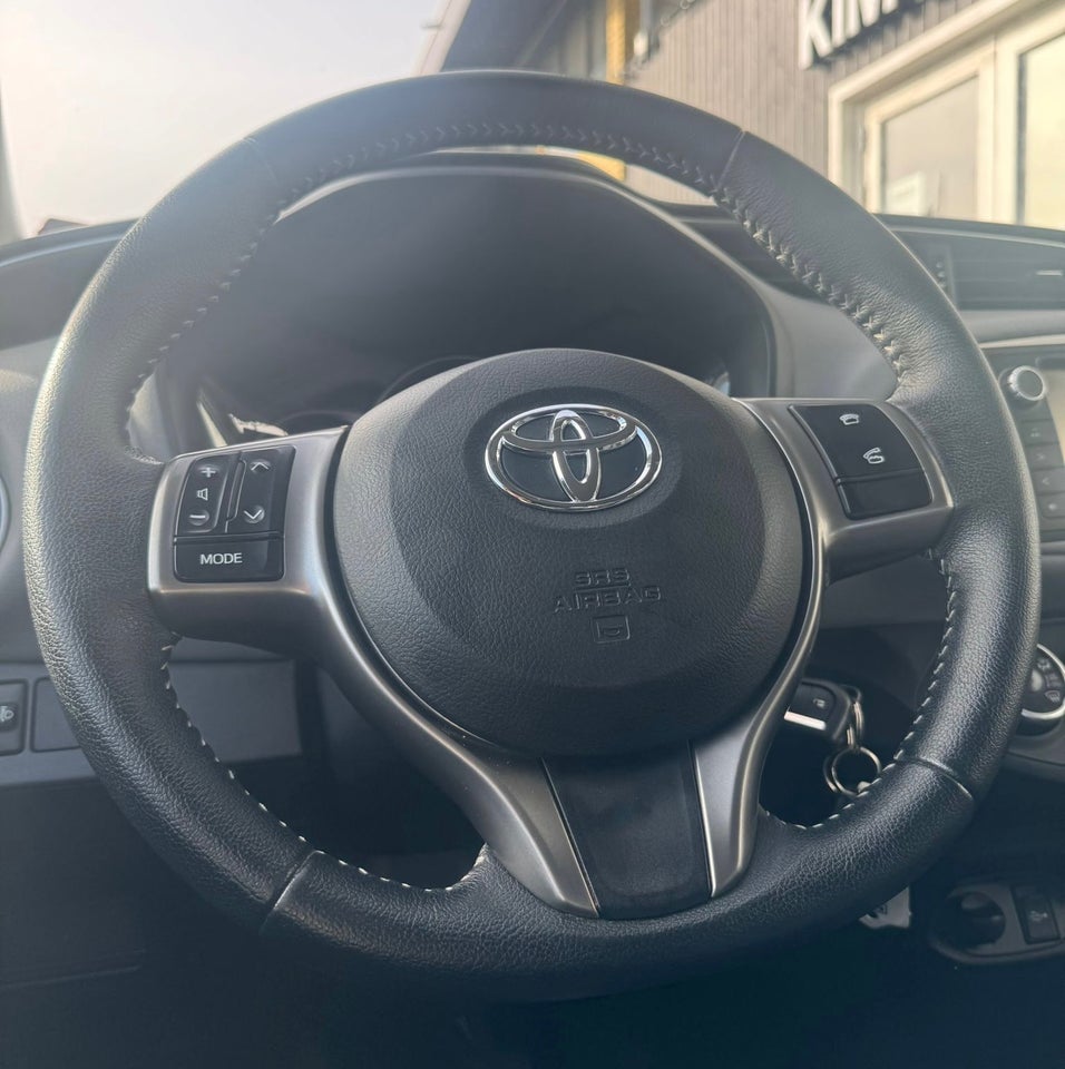 Toyota Yaris 1,0 VVT-i T2 Premium 5d