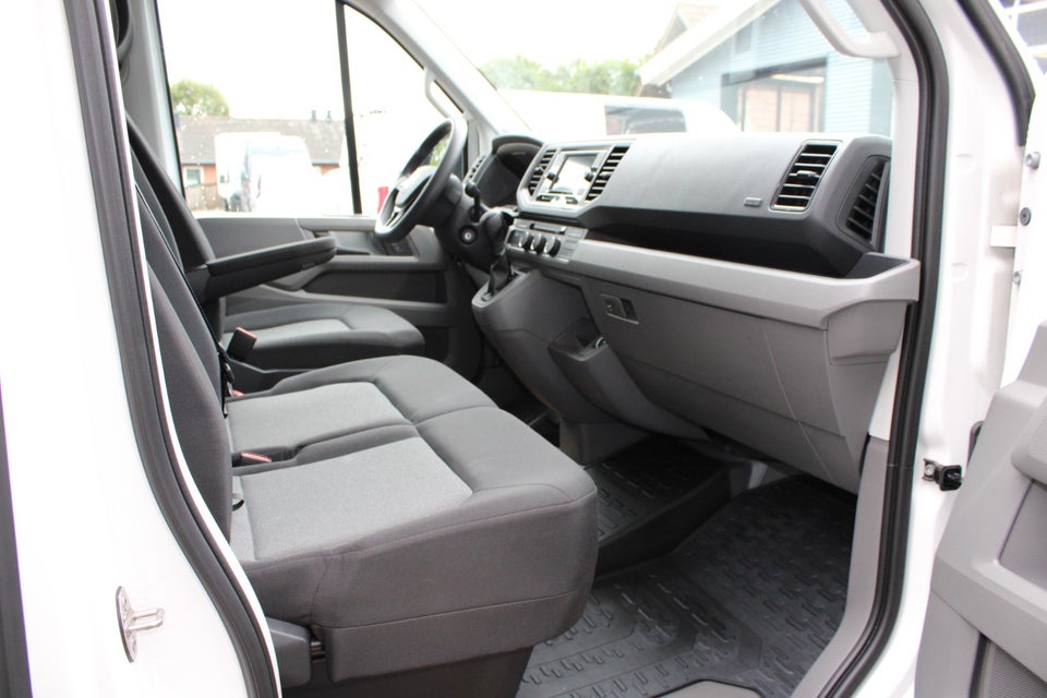 VW Crafter 35 2,0 TDi 177 Kassevogn L3H2 aut.