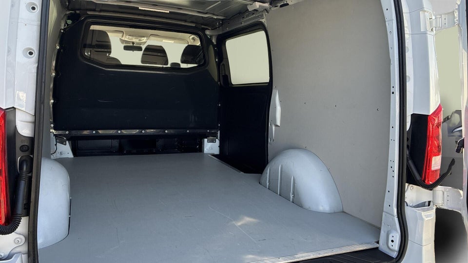 Mercedes eVito 129 Tourer PRO L Van