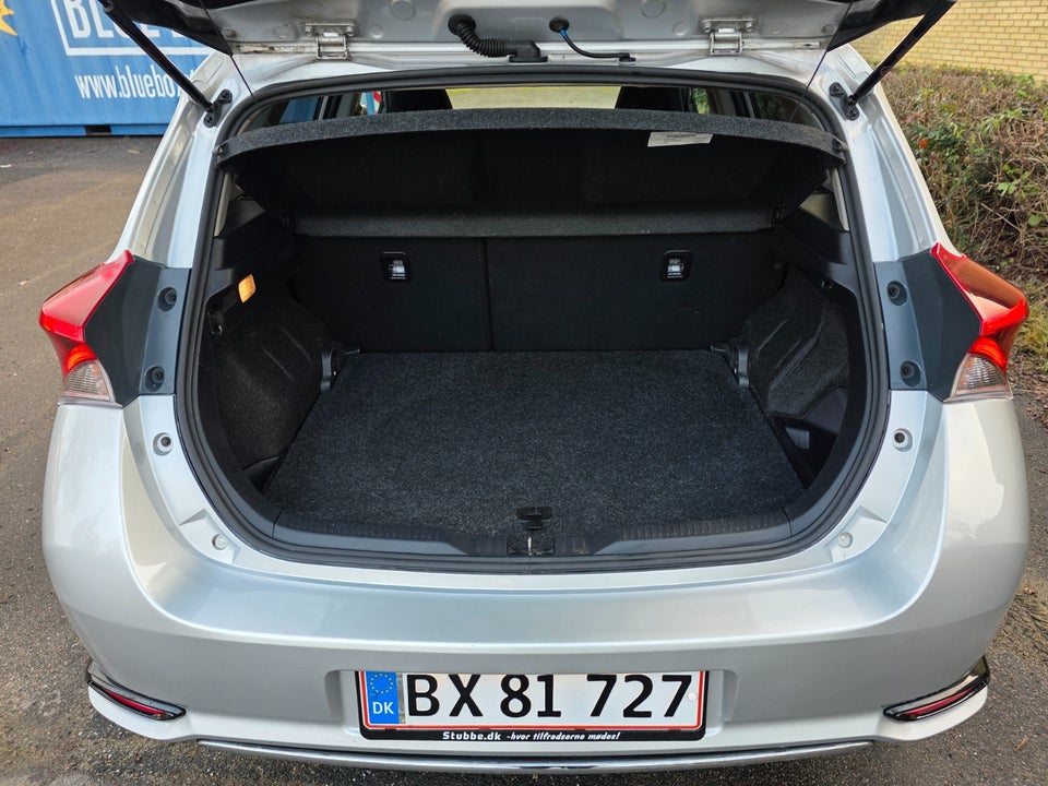 Toyota Auris 1,8 Hybrid H2 Selected CVT 5d