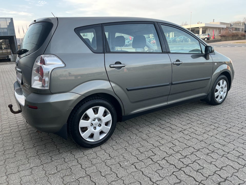 Toyota Corolla Verso 1,8 Sol 7prs 5d