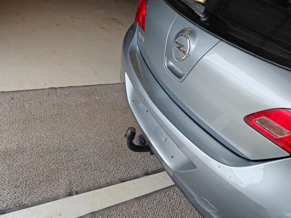 Opel Astra 1,6 Enjoy 5d