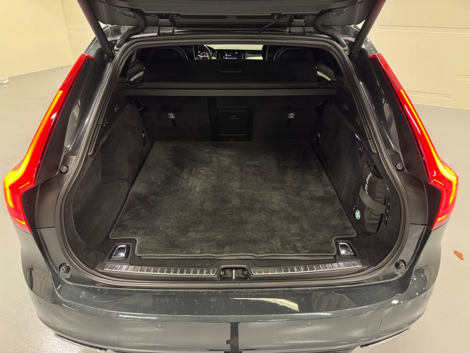 Volvo V90 2,0 D5 235 R-Design aut. AWD 5d