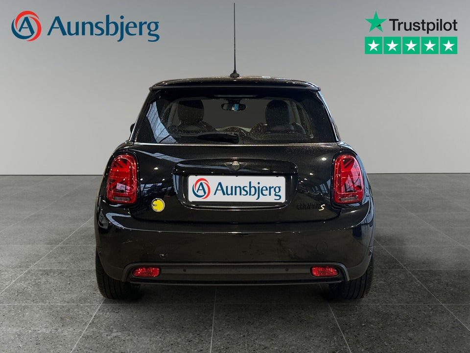 MINI Cooper SE Essential 3d