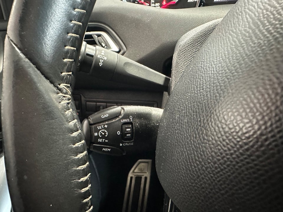 Peugeot 308 1,5 BlueHDi 130 Selection Sky SW 5d