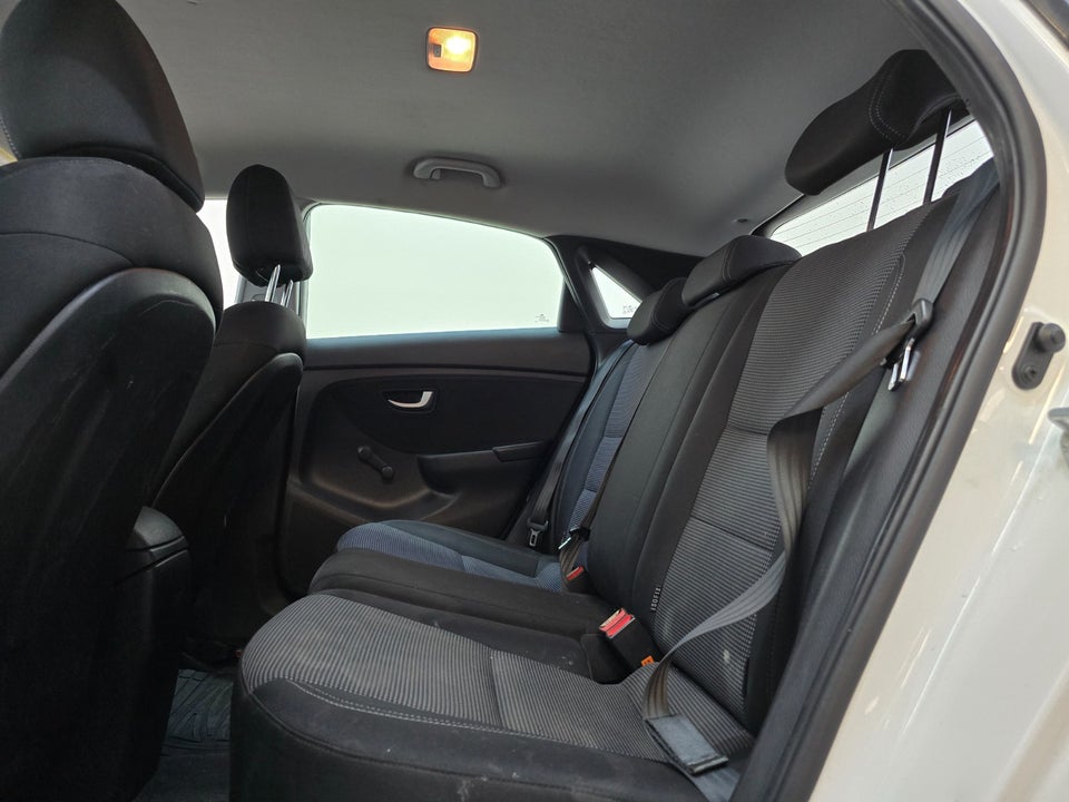 Hyundai i30 1,6 CRDi 110 XTR Eco 5d