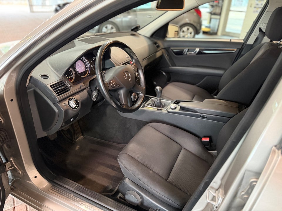 Mercedes C200 2,2 CDi Classic 4d