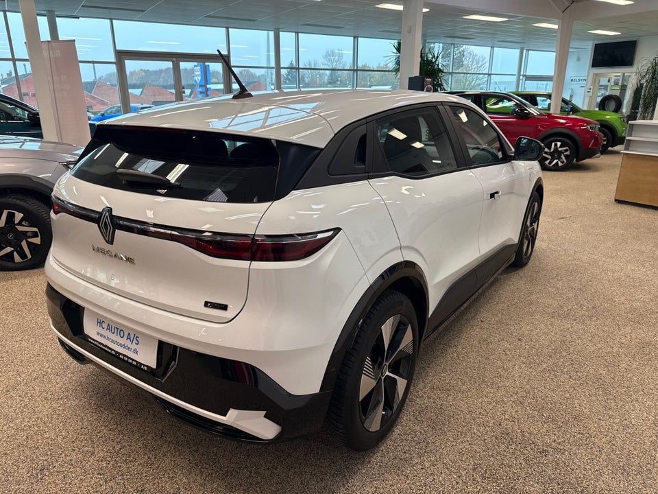 Renault Megane E-Tech 40 Equilibre 5d