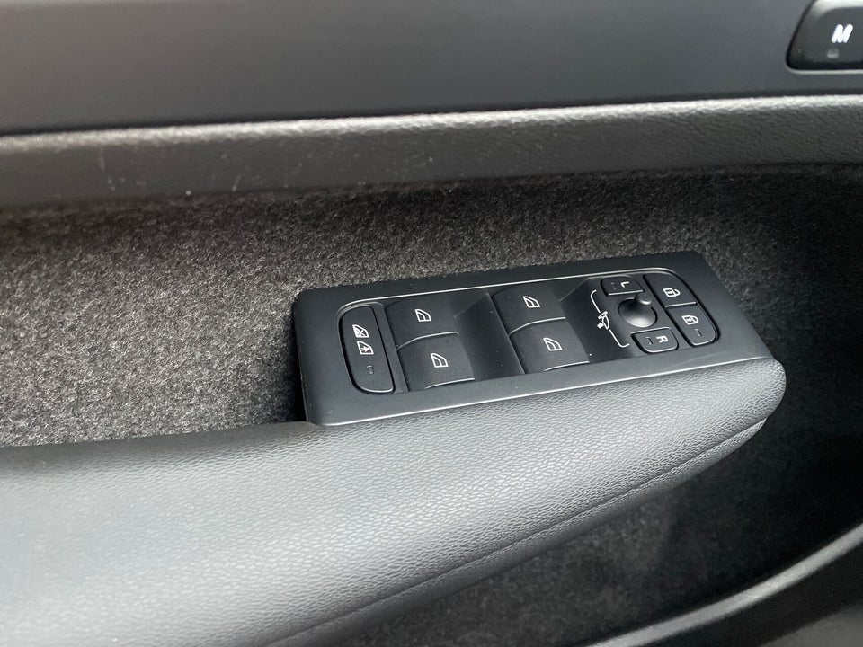 Volvo XC40 P6 ReCharge Plus 5d